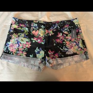 NWT Floral Multicolor Shorts - Sz 13